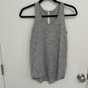 Lululemon tank